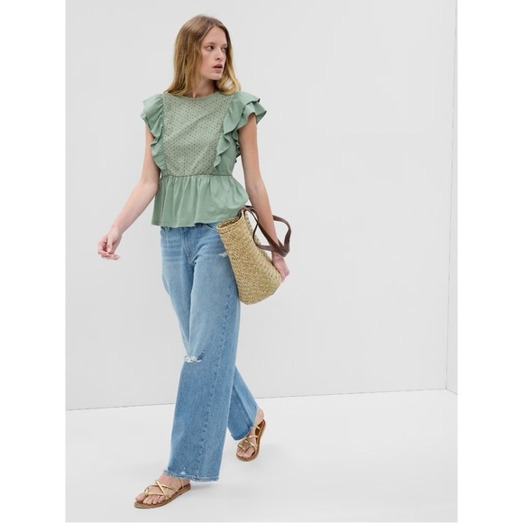 NWT GAP Organic Cotton Vintage Lace Flutter Sleeve Peplum Top - Picture 1 of 2